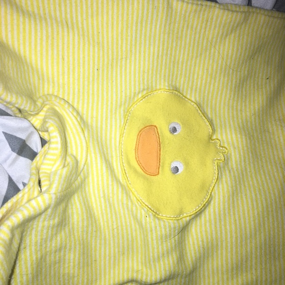 Footed pjs - Picture 3 of 4